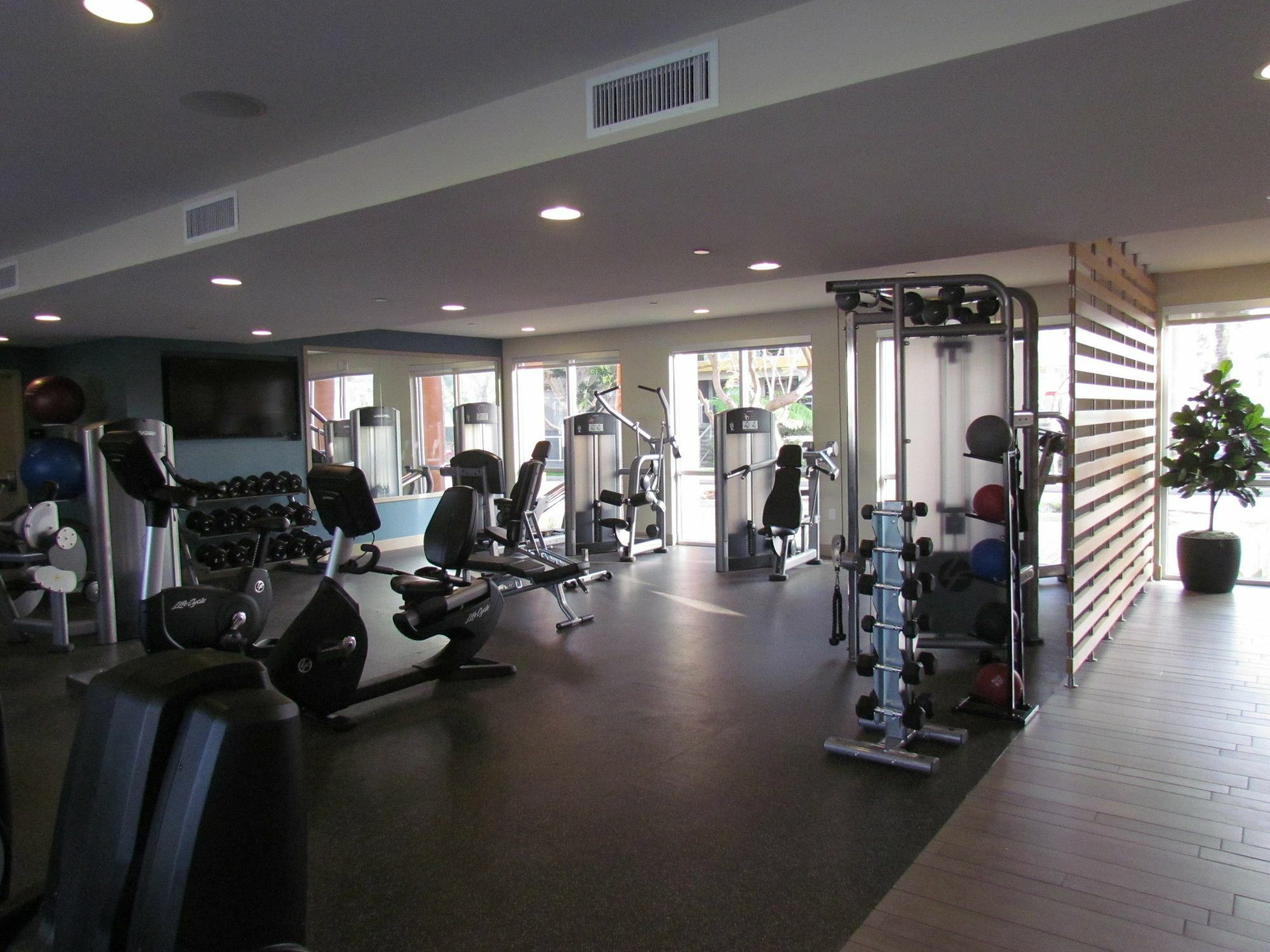 Appartement Miracle Mile With Full Amenities *