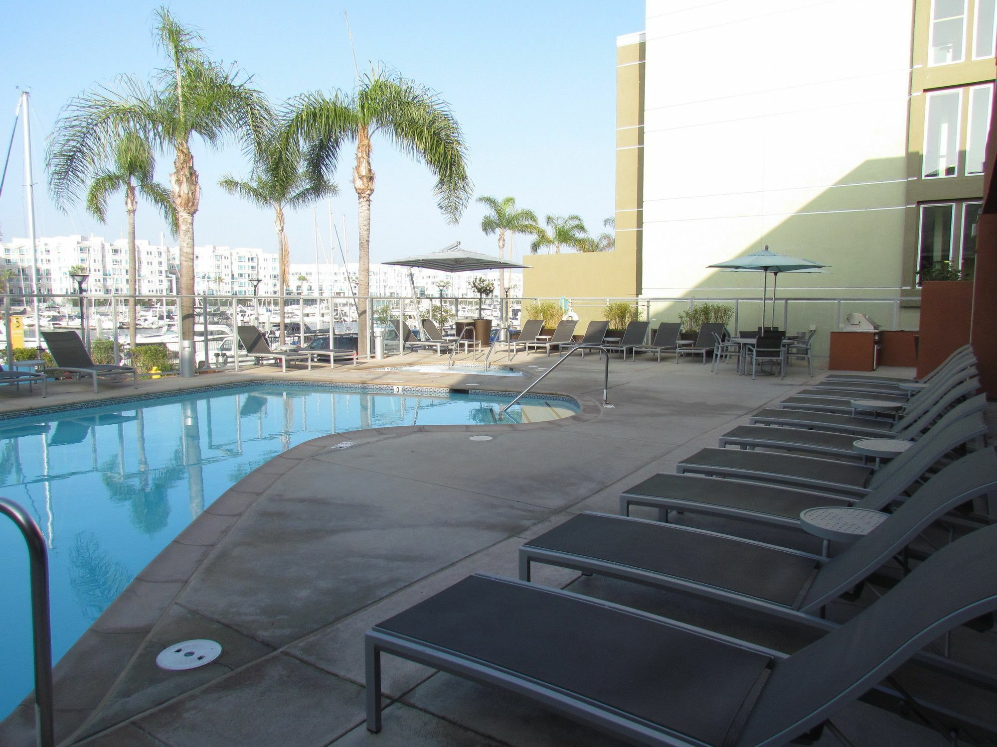 Miracle Mile With Full Amenities Appartement *